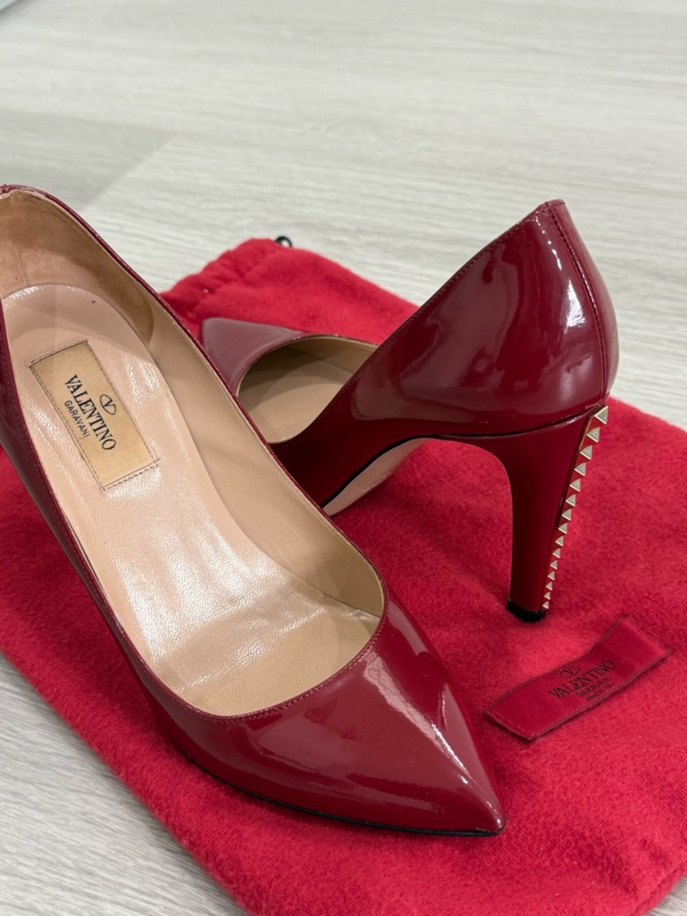 Valentino Garavani Red Patent Leather Rockstud Pointed Toe Pumps - Picture 2 of 7